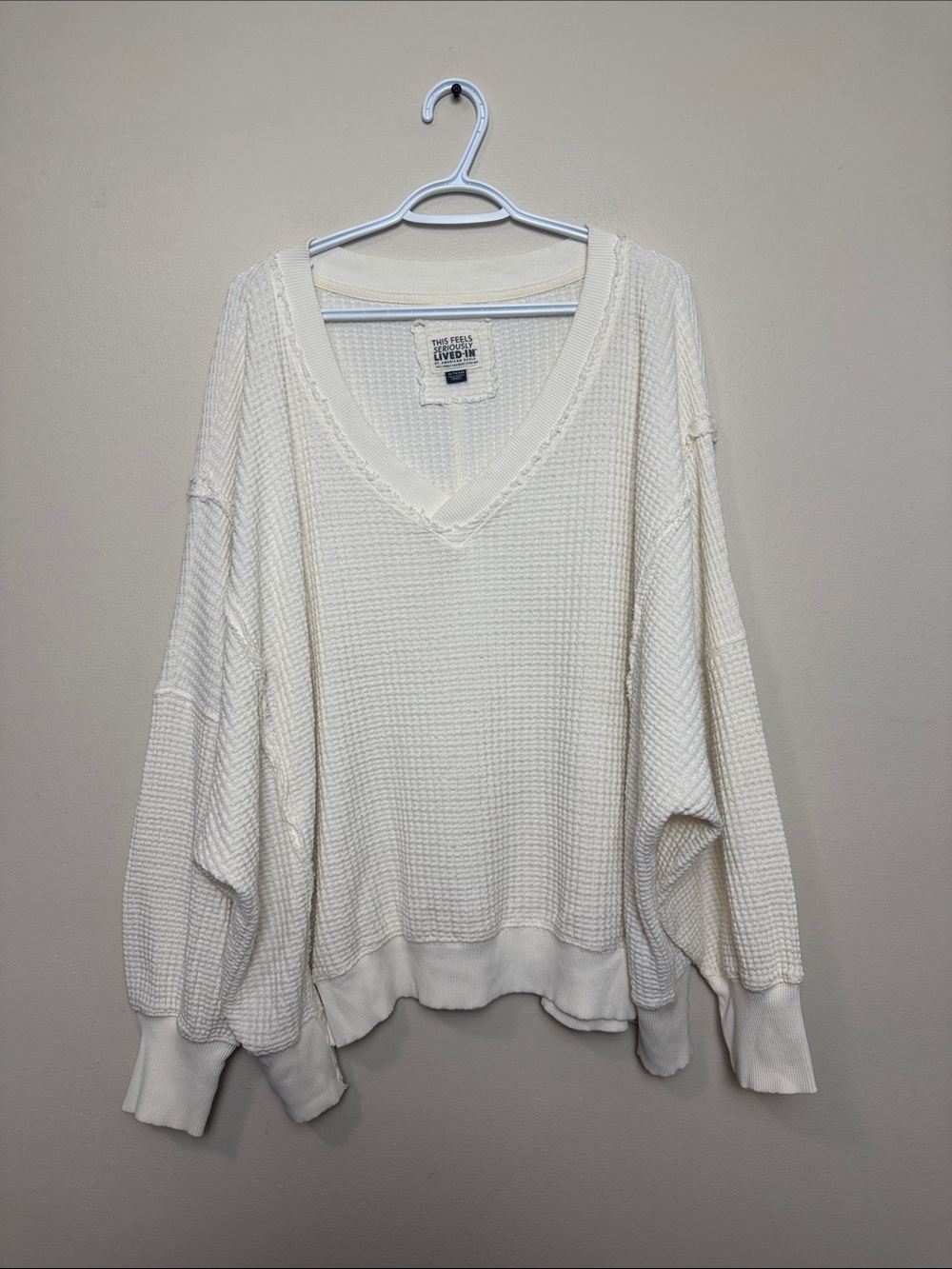 American Eagle Outfitters Cream Waffle-Knit V-Neck oversized Sweater size XL